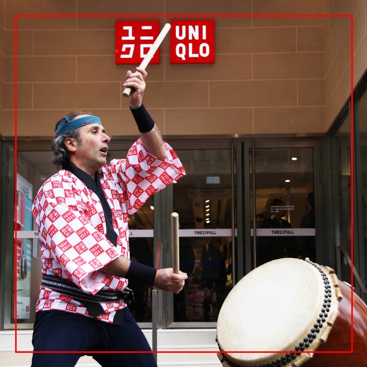 taiko drummers performing at a UNIQLO store