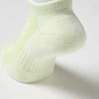 https://image.uniqlo.com/UQ/ST3/gb/imagesgoods/457267/feature/gbgoods_457267_feature5.jpg