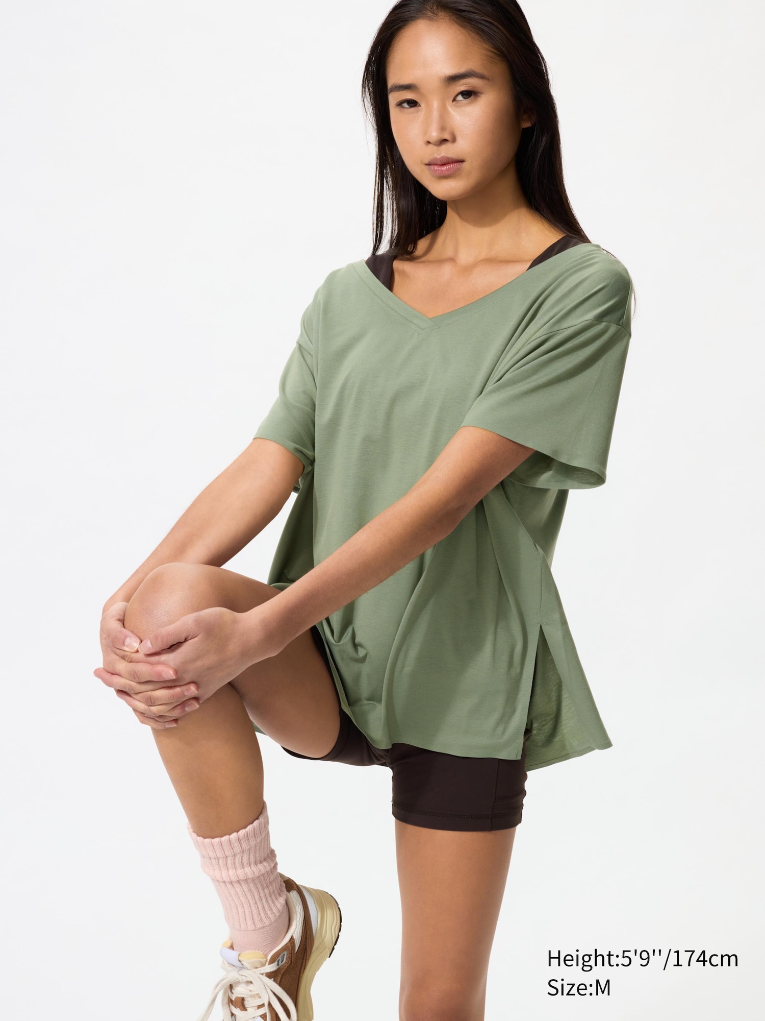 AIRism Relaxed V Neck T-Shirt