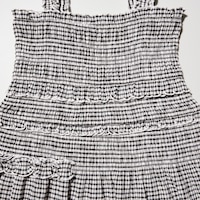 https://image.uniqlo.com/UQ/ST3/gb/imagesgoods/488216001/feature/gbgoods_488216001_feature1.jpg