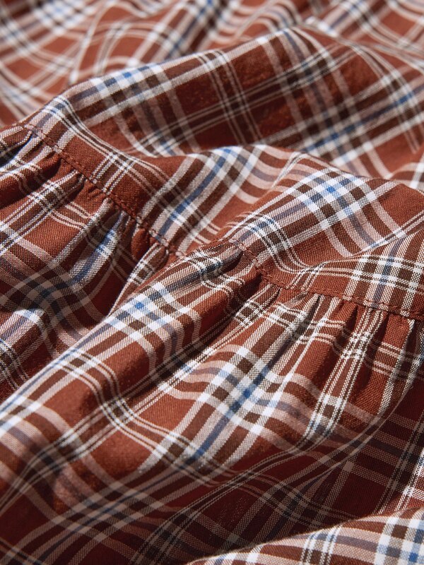 Gaun Lawn Lembut | Kotak