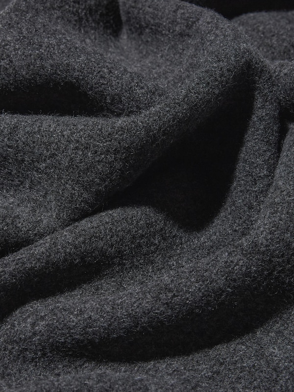 3D Knit Souffle Yarn Turtleneck Vest