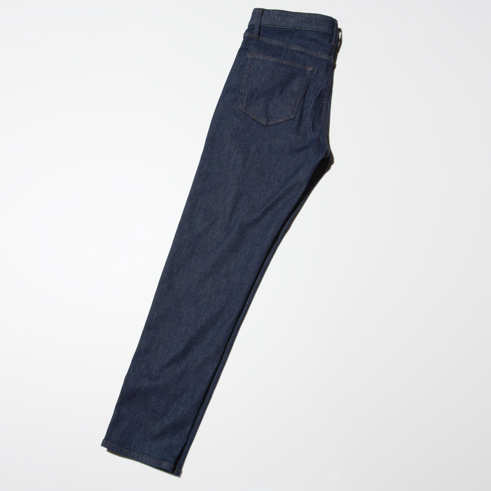 Slim-fit jeans with a sleek look.