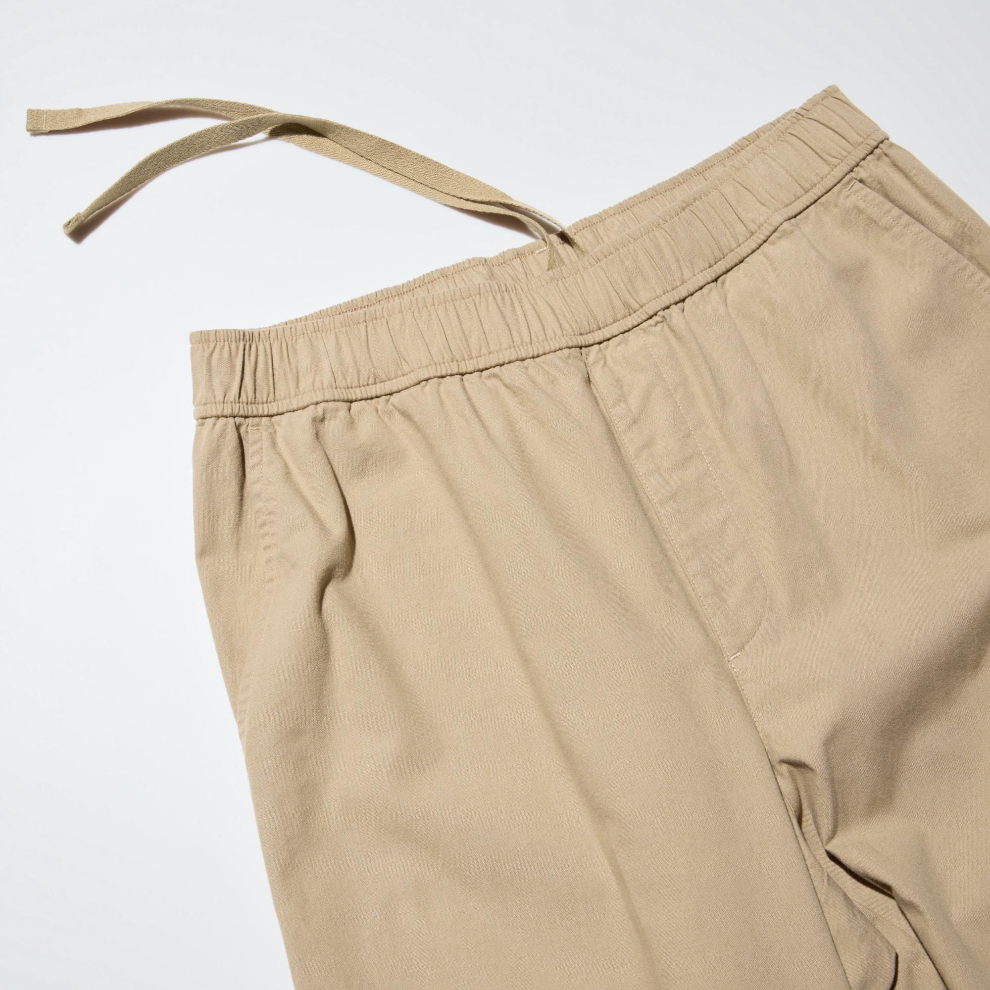 Comfortable elastic waistband. Versatile relaxed cut.