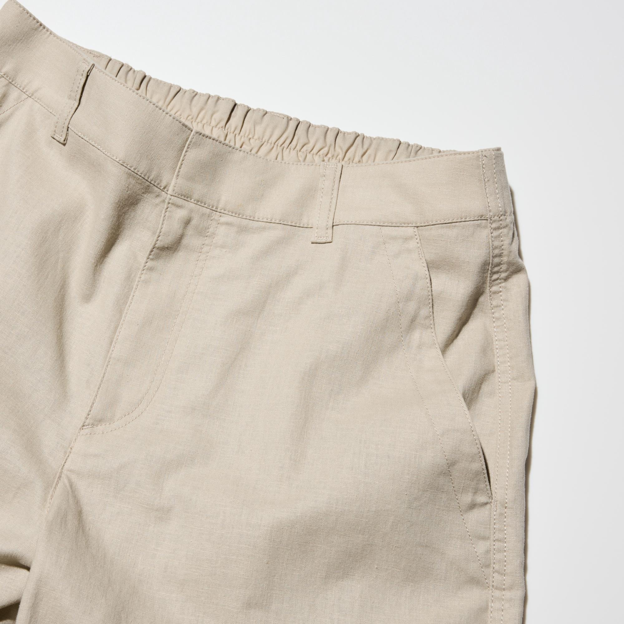 Elastic waist for easy outfit changes.