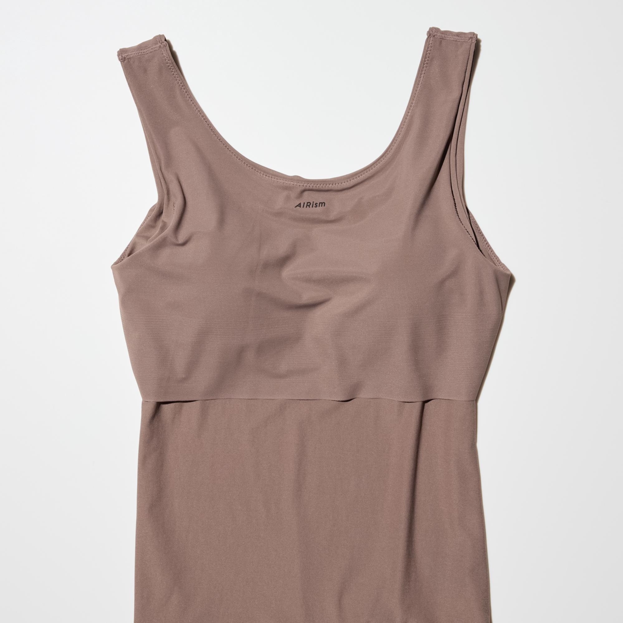 Designed without an underband at the back for a sleek look. Perfect from casual to workout or a clean look.