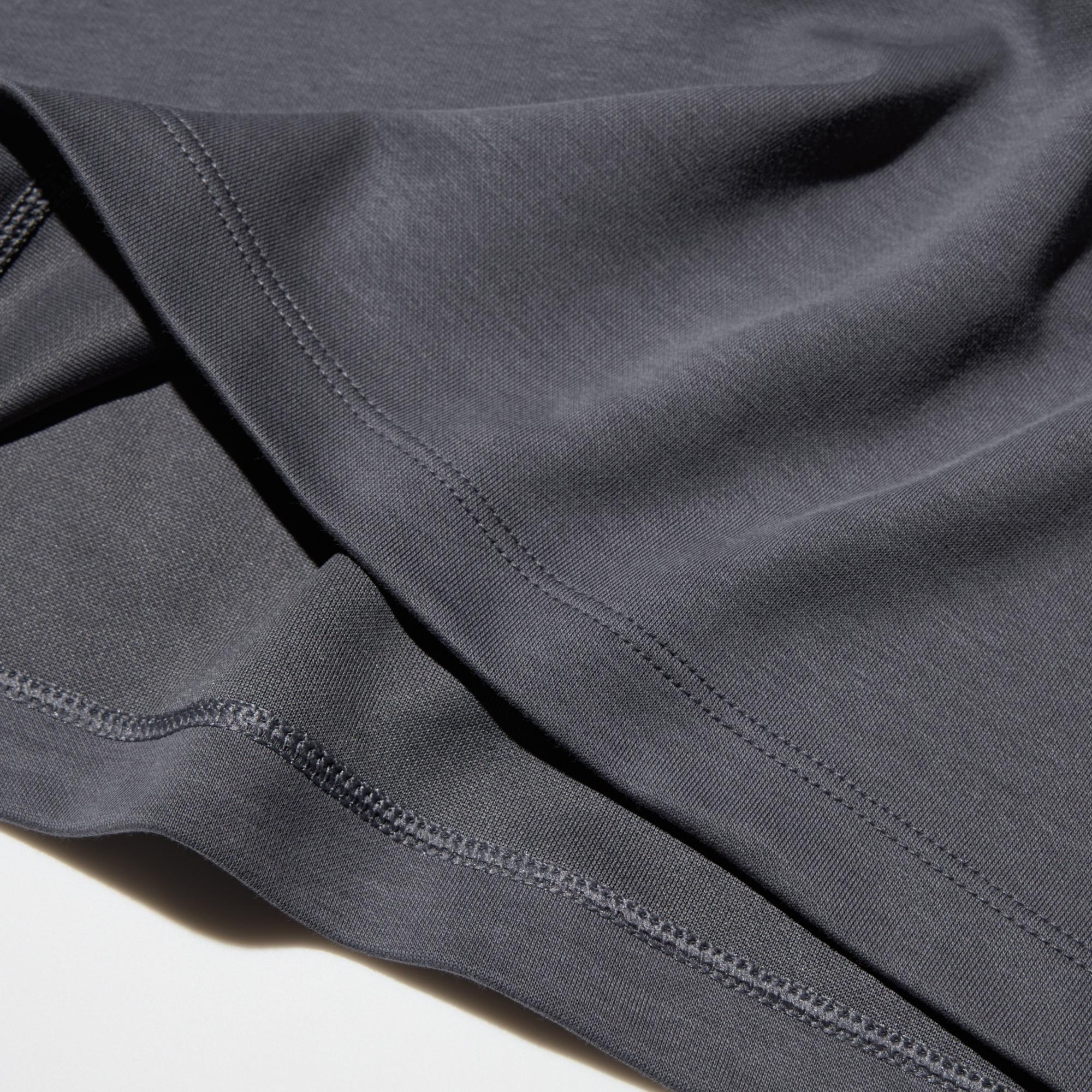 Stay-fresh 'AIRism' fabric with the look of cotton.