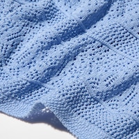 https://image.uniqlo.com/UQ/ST3/in/imagesgoods/482989/feature/ingoods_482989_feature2.jpg