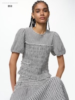Shirring Volume Sleeve
                                          T-Shirt