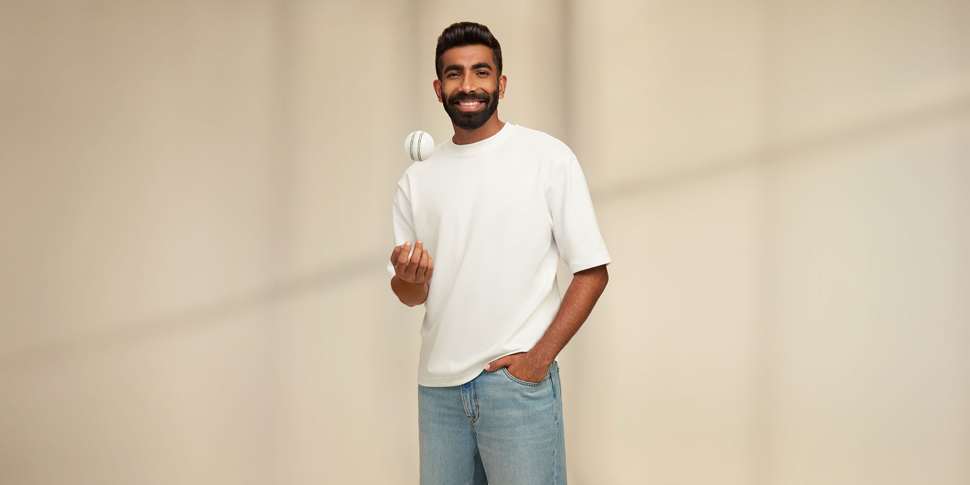 Brighten every day with UNIQLO's T-shirt Collection.