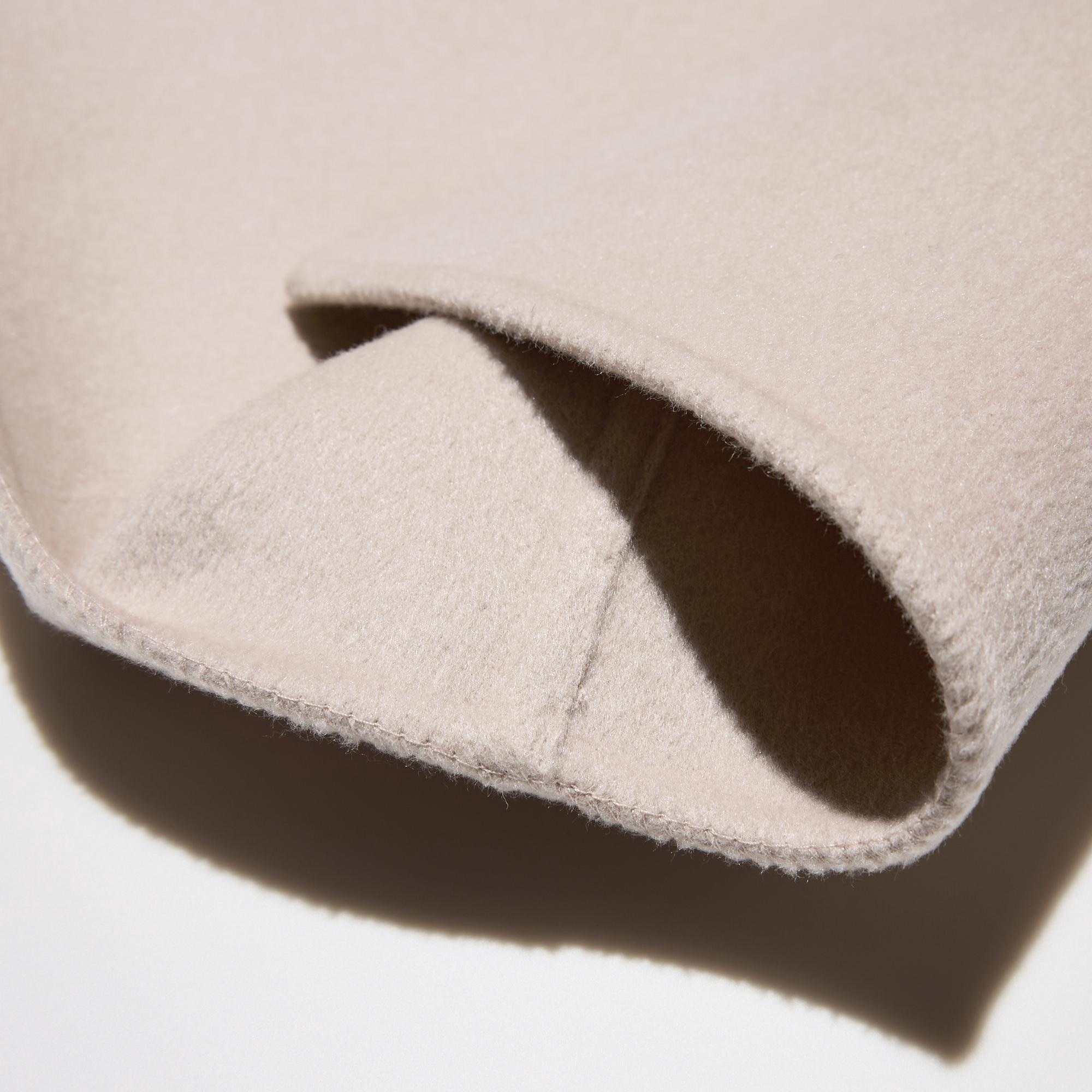 https://image.uniqlo.com/UQ/ST3/jp/imagesgoods/469906/feature/jpgoods_469906_feature1.jpg