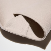 https://image.uniqlo.com/UQ/ST3/jp/imagesgoods/469906/feature/jpgoods_469906_feature1.jpg