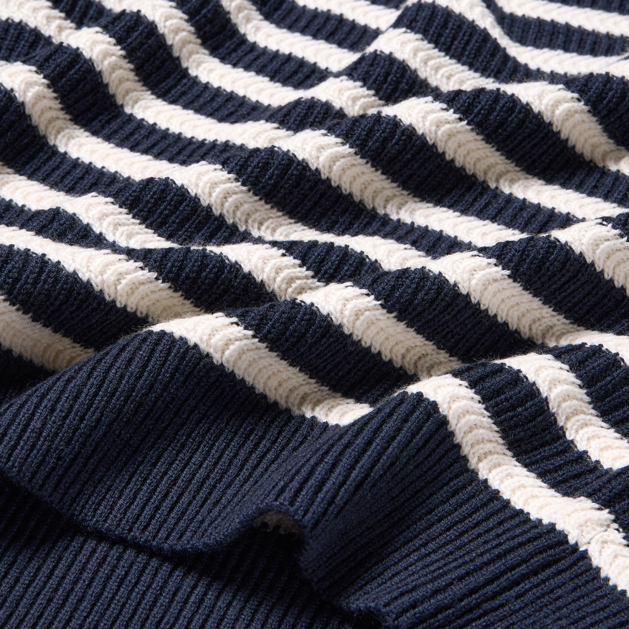 https://image.uniqlo.com/UQ/ST3/jp/imagesgoods/472253/feature/jpgoods_472253_feature2.jpg