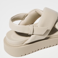 https://image.uniqlo.com/UQ/ST3/jp/imagesgoods/474048/feature/jpgoods_474048_feature1.jpg