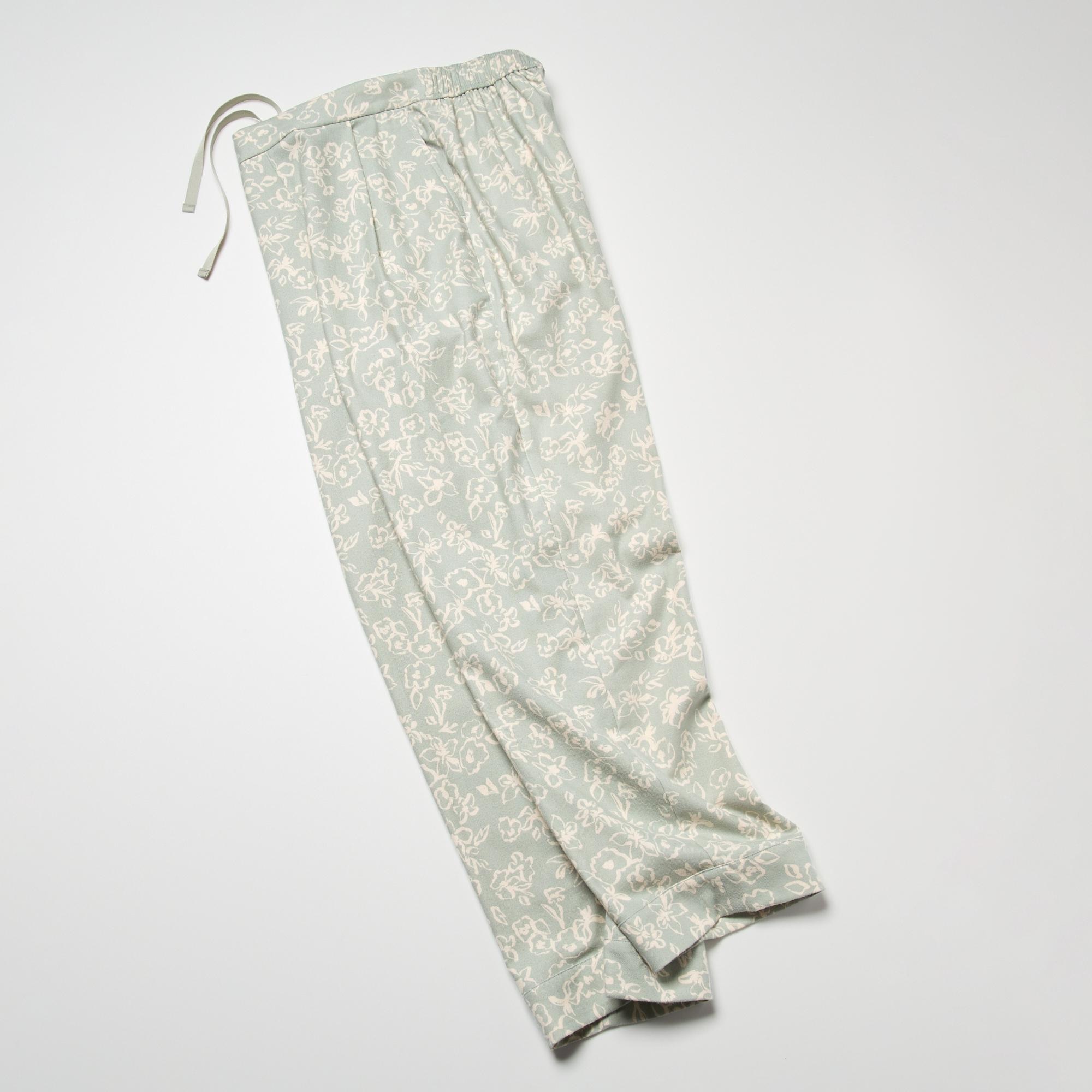https://image.uniqlo.com/UQ/ST3/jp/imagesgoods/475626001/feature/jpgoods_475626001_feature1.jpg