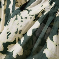 https://image.uniqlo.com/UQ/ST3/jp/imagesgoods/476713001/feature/jpgoods_476713001_feature1.jpg