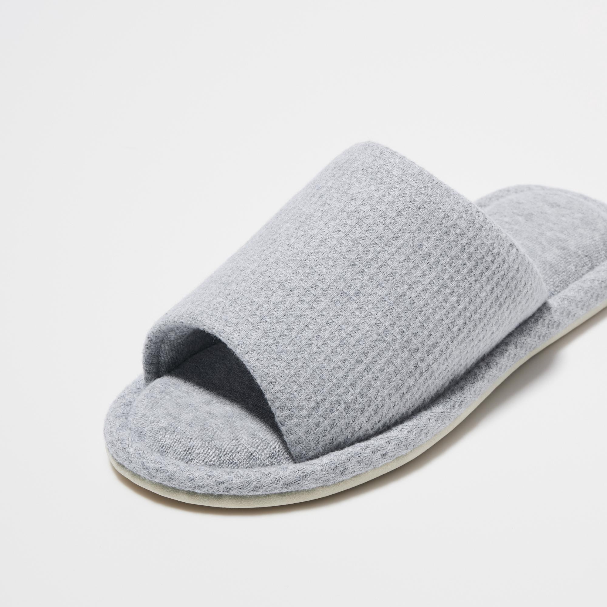 https://image.uniqlo.com/UQ/ST3/jp/imagesgoods/477094/feature/jpgoods_477094_feature3.jpg