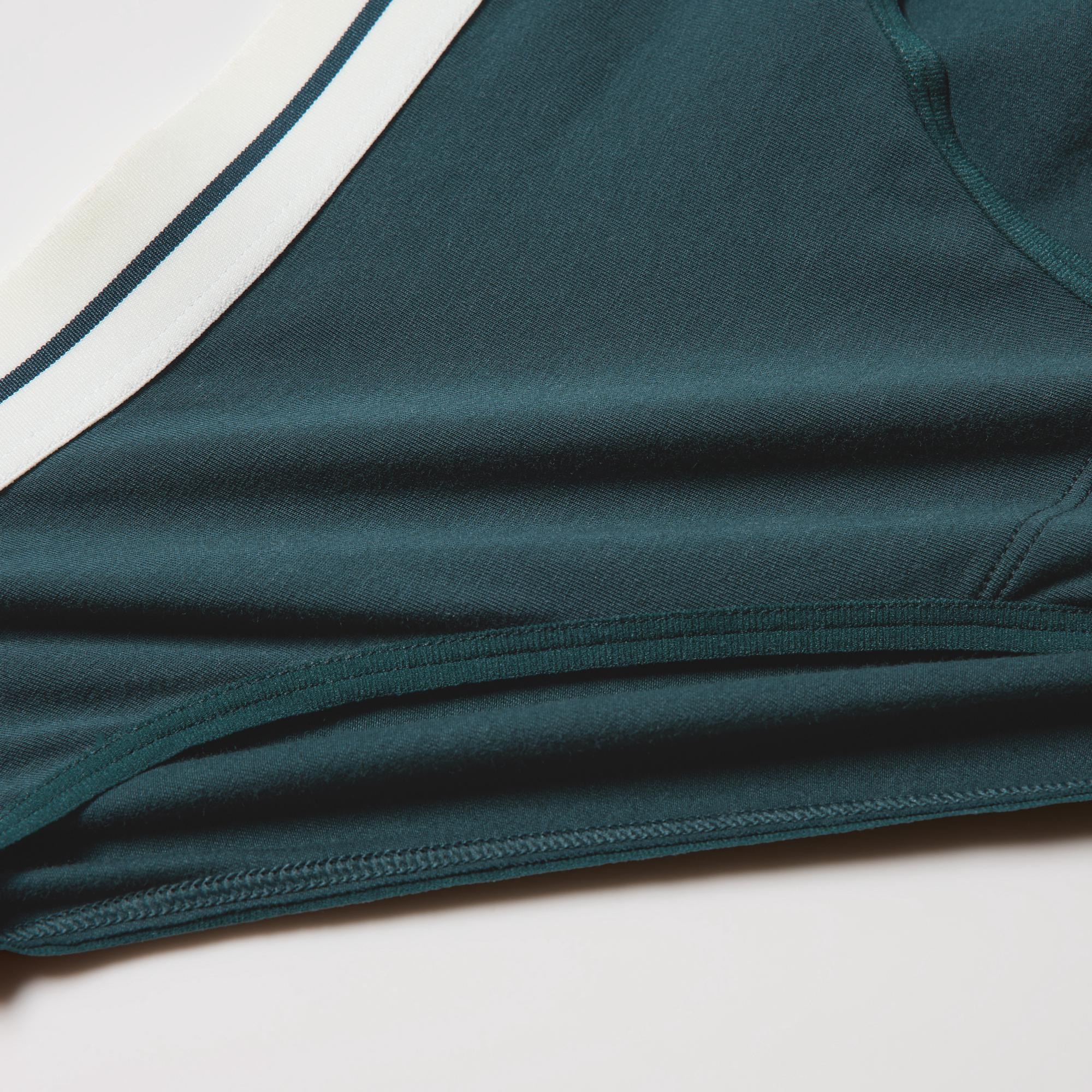 https://image.uniqlo.com/UQ/ST3/jp/imagesgoods/478507/feature/jpgoods_478507_feature1.jpg