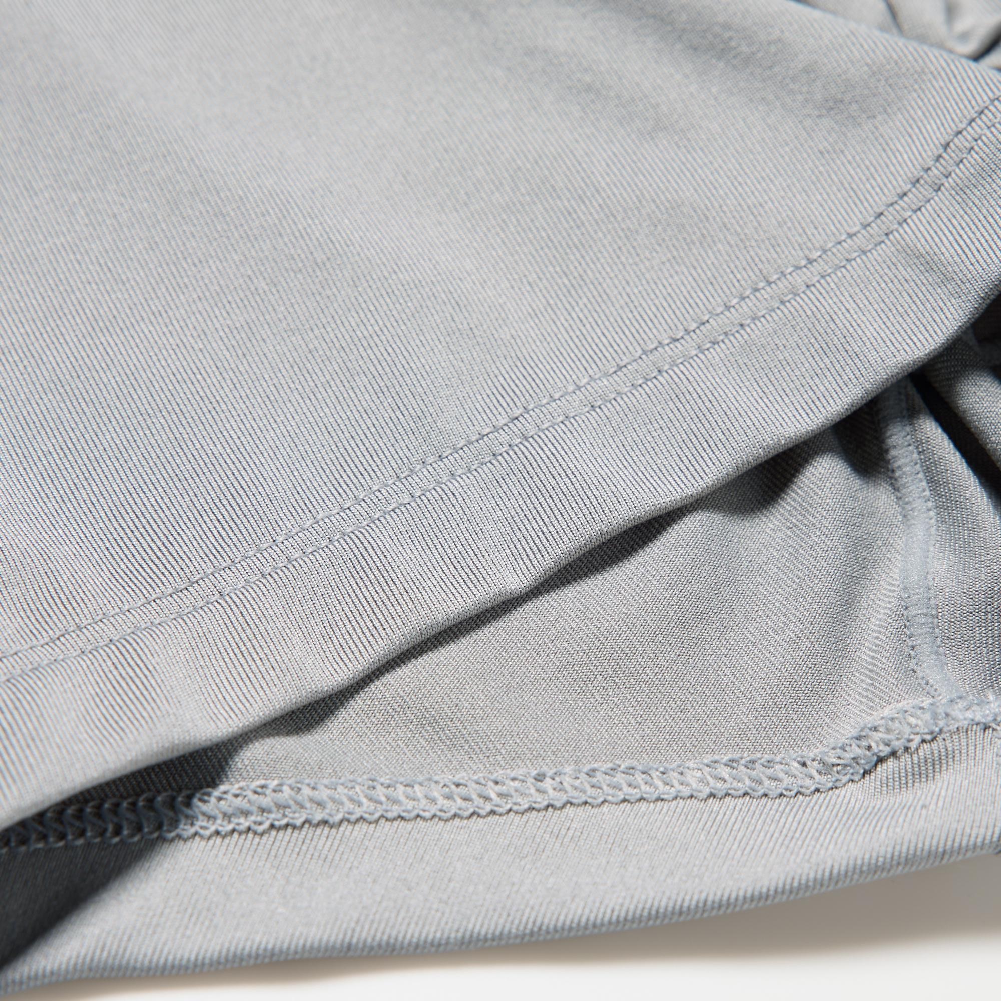 https://image.uniqlo.com/UQ/ST3/jp/imagesgoods/478656/feature/jpgoods_478656_feature3.jpg