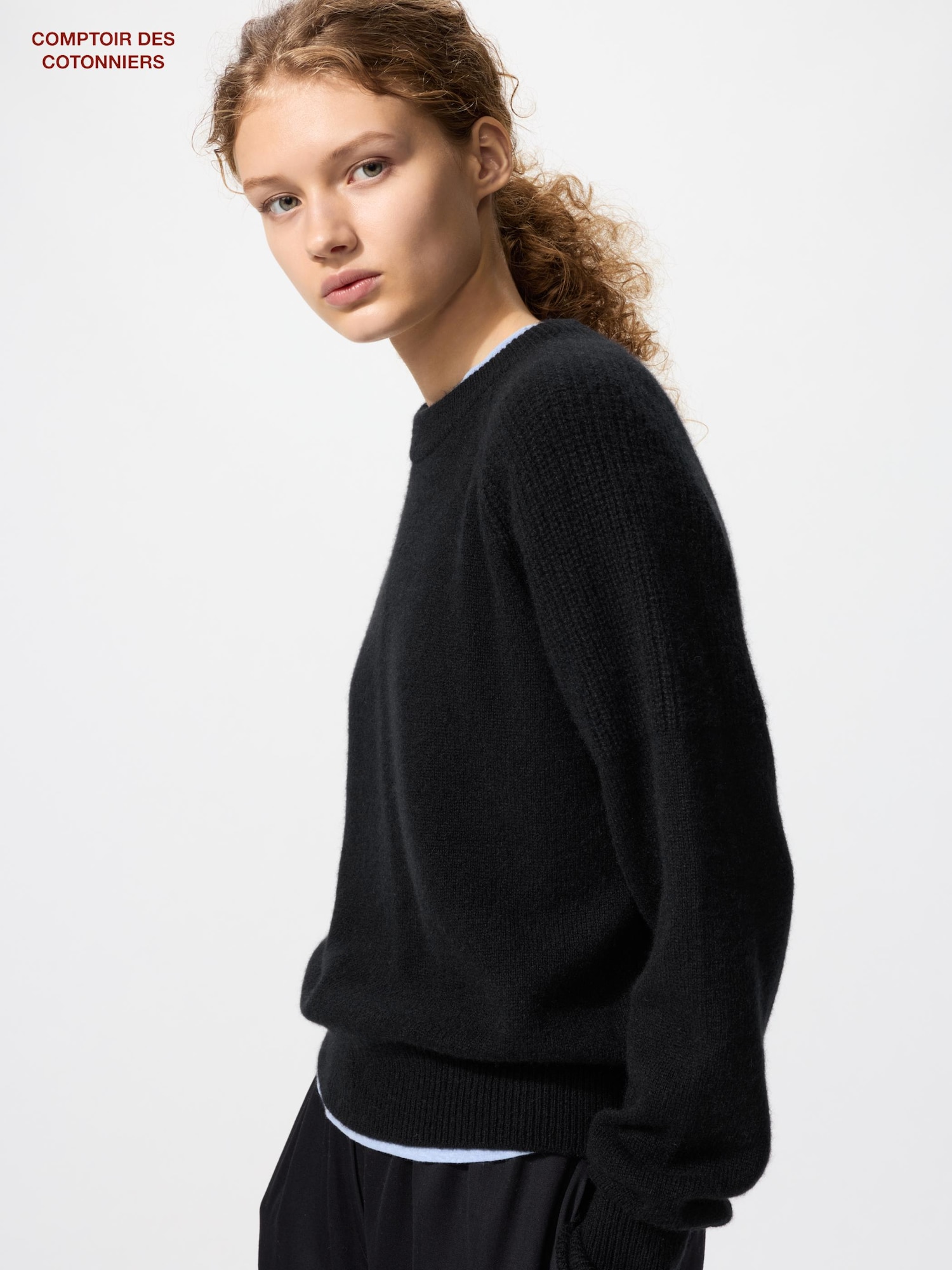 49446　ユニクロ　カシミヤ5％　ニット　セーター　黒 UNIQLO（ユニクロ）の「MEN コットンカシミヤクルーネック