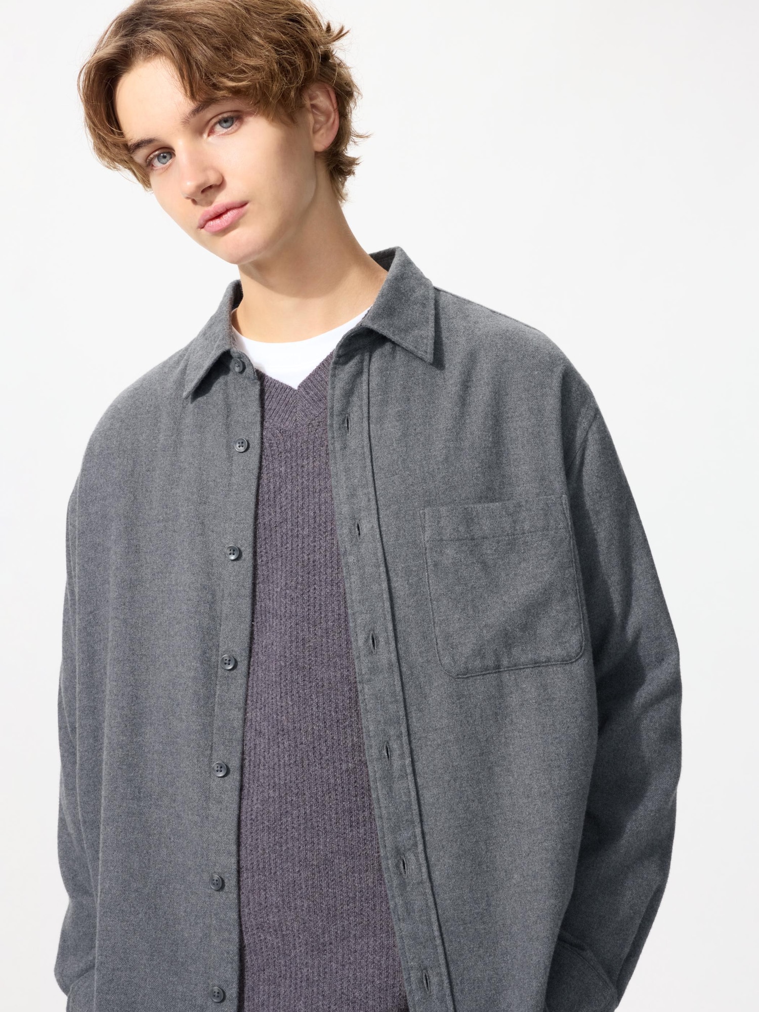 メンズ　UNIQLO ブラックスーツ Lサイズ➕白ワイシャツ ユニクロ公式 | ドレスシャツ・ワイシャツ(メンズ)