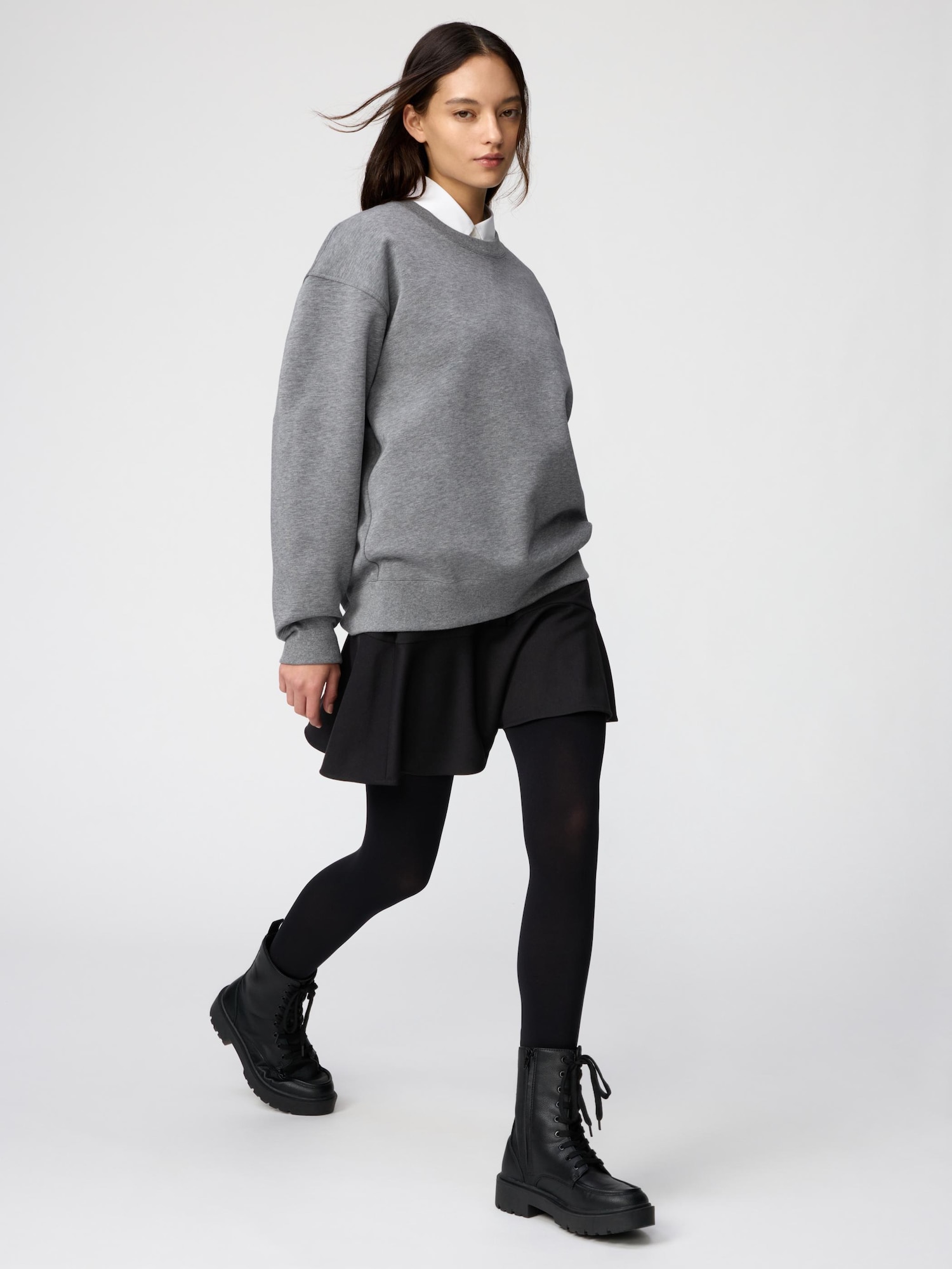 ユニクロ公式 | オーバーサイズスウェットシャツ