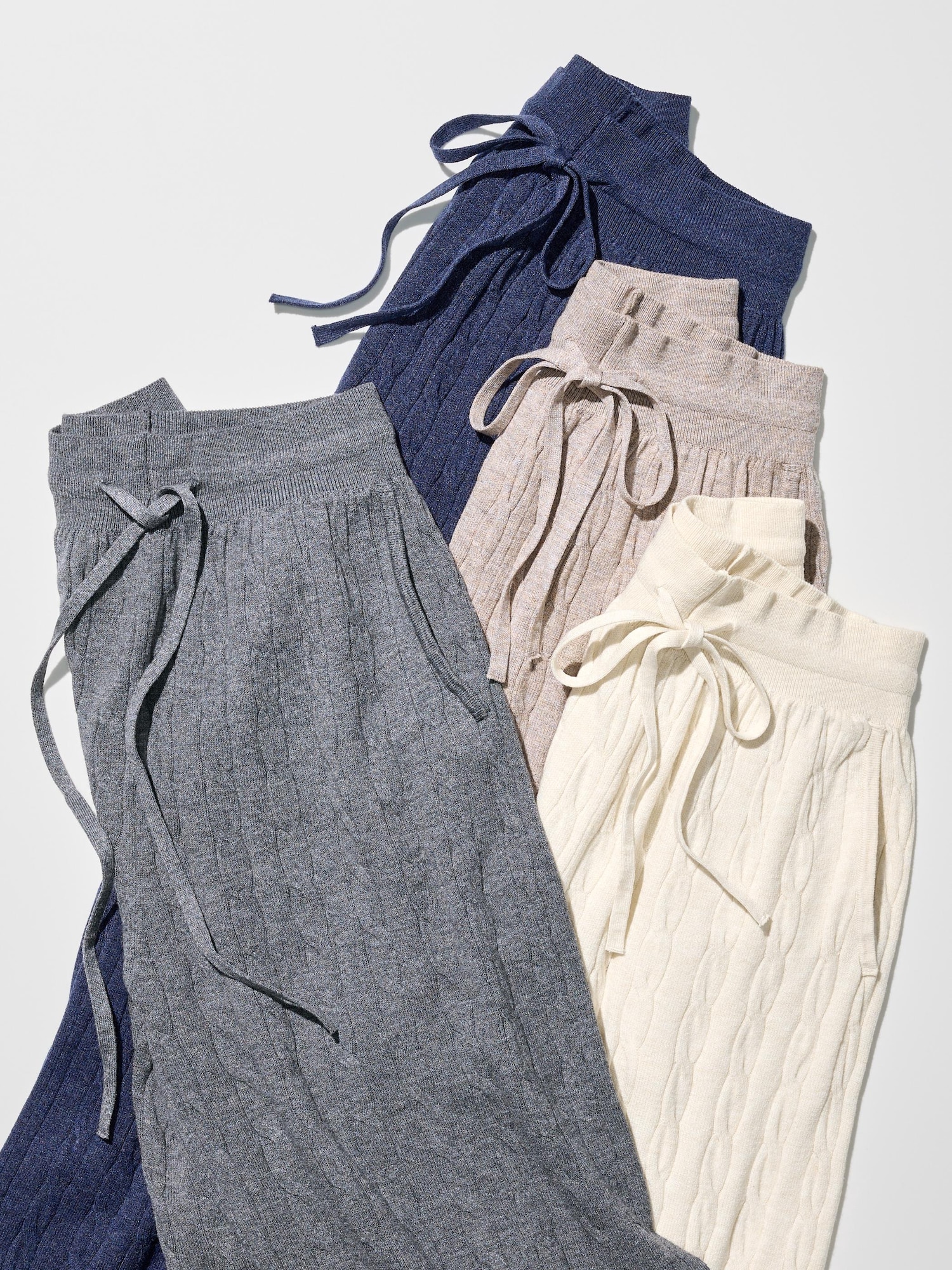 パンツ CCU OVERPANTS ユニクロ公式 | ウォッシャブルニットケーブルパンツ/丈長め