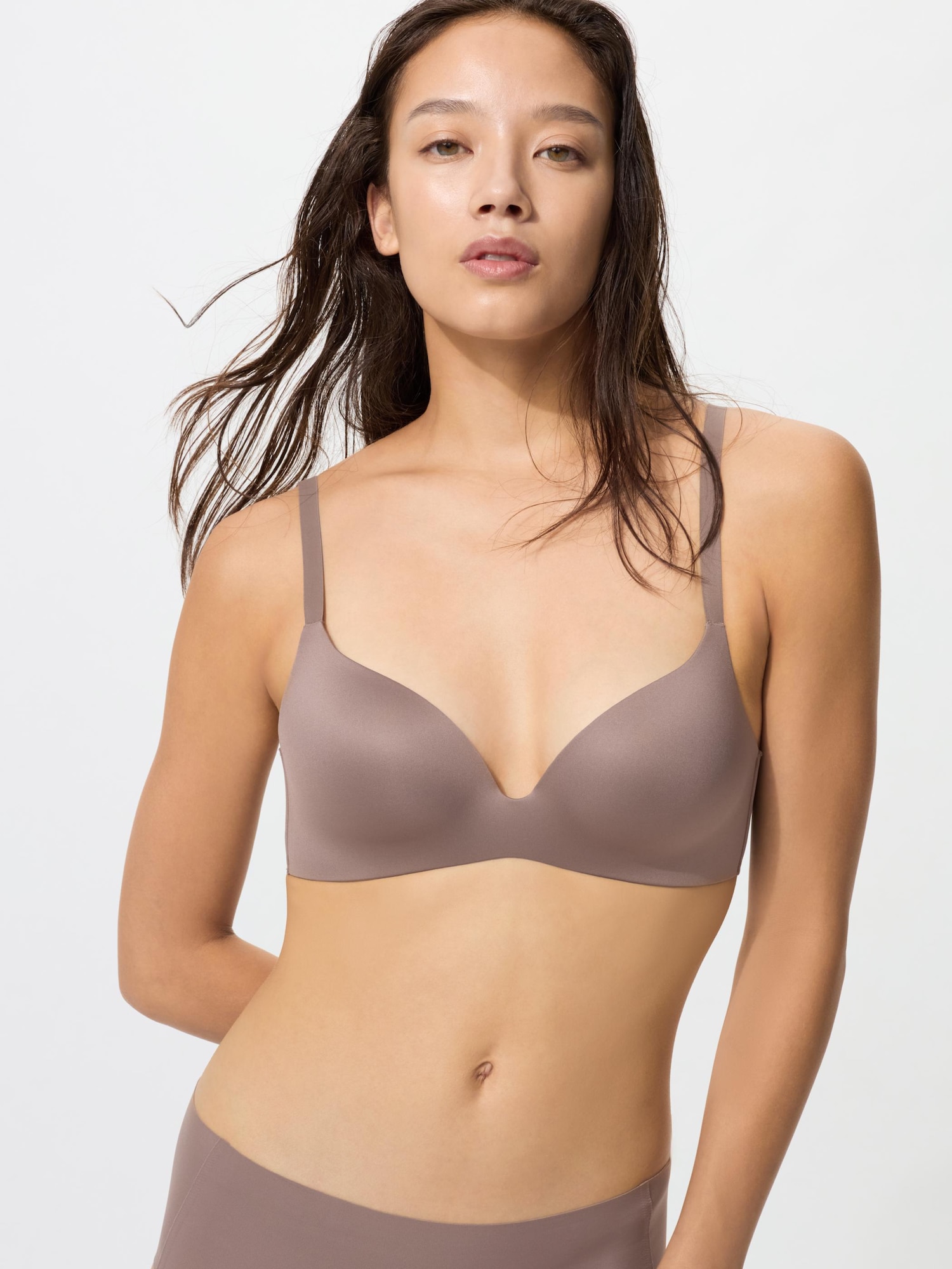 ユニクロ公式 | ワイヤレスブラ3Dホールド