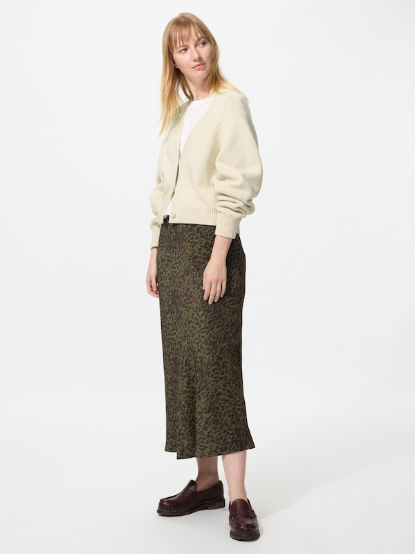 レーヨンプリントロングスカート