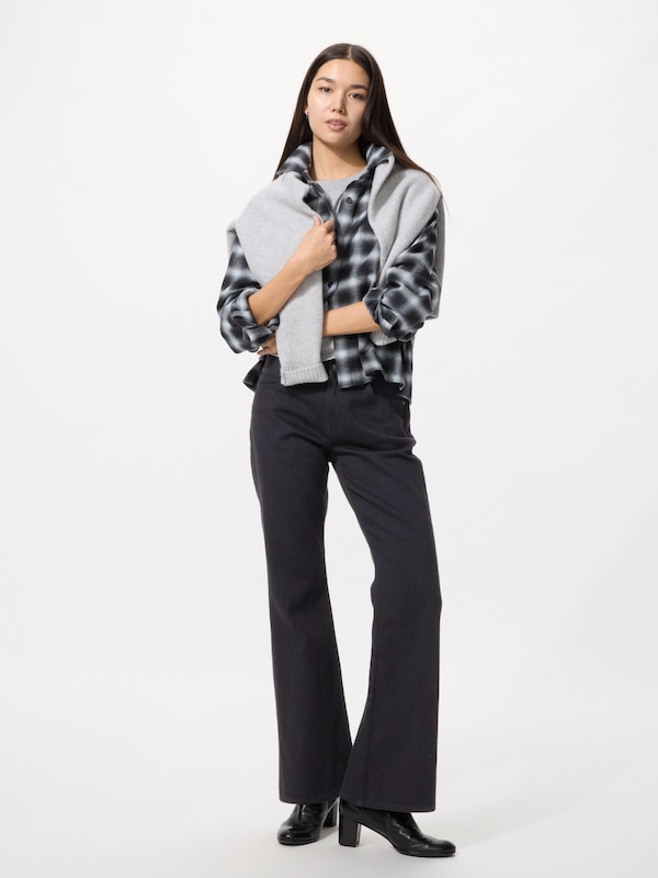 ブーツカットジーンズ丈長め