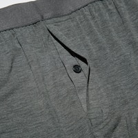 https://image.uniqlo.com/UQ/ST3/jp/imagesgoods/486476/feature/jpgoods_486476_feature2.jpg
