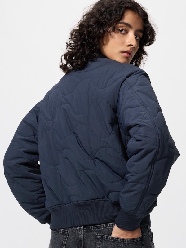 パフテックブルゾン