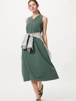 ウルトラストレッチVネックワンピースノースリーブ/丈長め