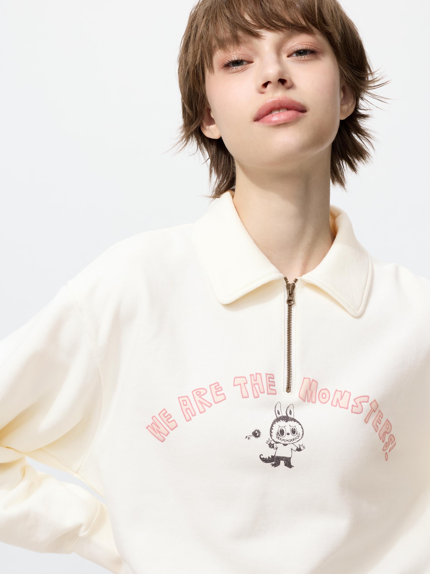 UT×POPMART ジップスウェット　ホワイトM ユニクロUT × ザ・モンスターズ新作 ラブブをプリントしたハーフジップ