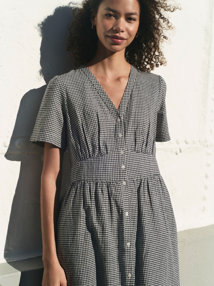 UNIQLO and COMPTOIR DES COTONNIERS 2025 Spring/Summer Collection UNIQLO and COMPTOIR DES COTONNIERS 2025 Spring/Summer Collection