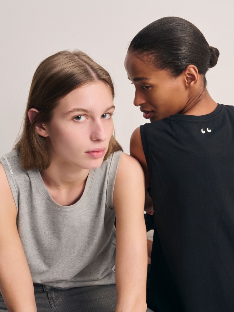 【Kyh】ANYA HINDMARCH ✕ユニクロ★ティーシャツセット UNIQLO x ANYA HINDMARCH 2025 Summer Collection