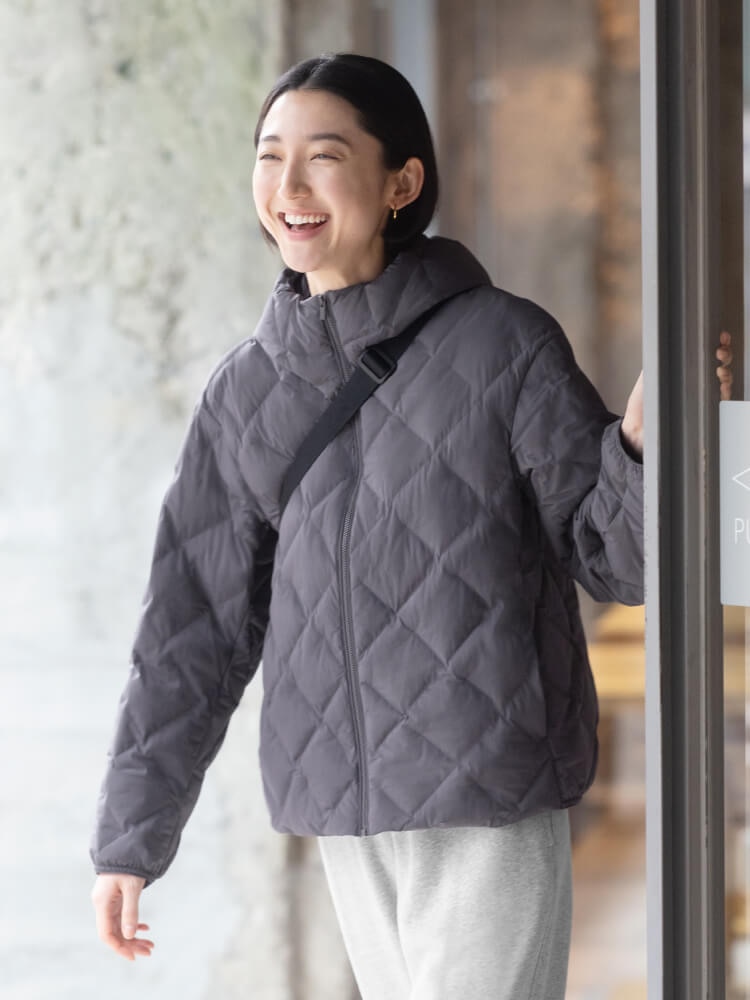 Light down jacket women's uniqlo best sale