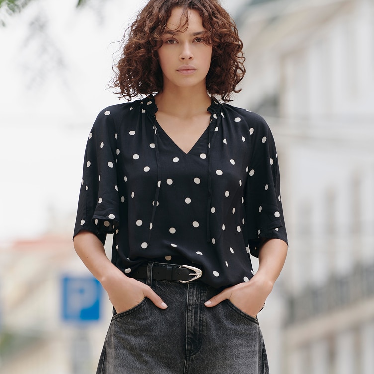 美品❤️ コントワーデコトニエ❤️ ライダースジャケット❤️ キルティング 黒 本革 sacai（サカイ） 美品/21年製 21-02548M レザー キルティング