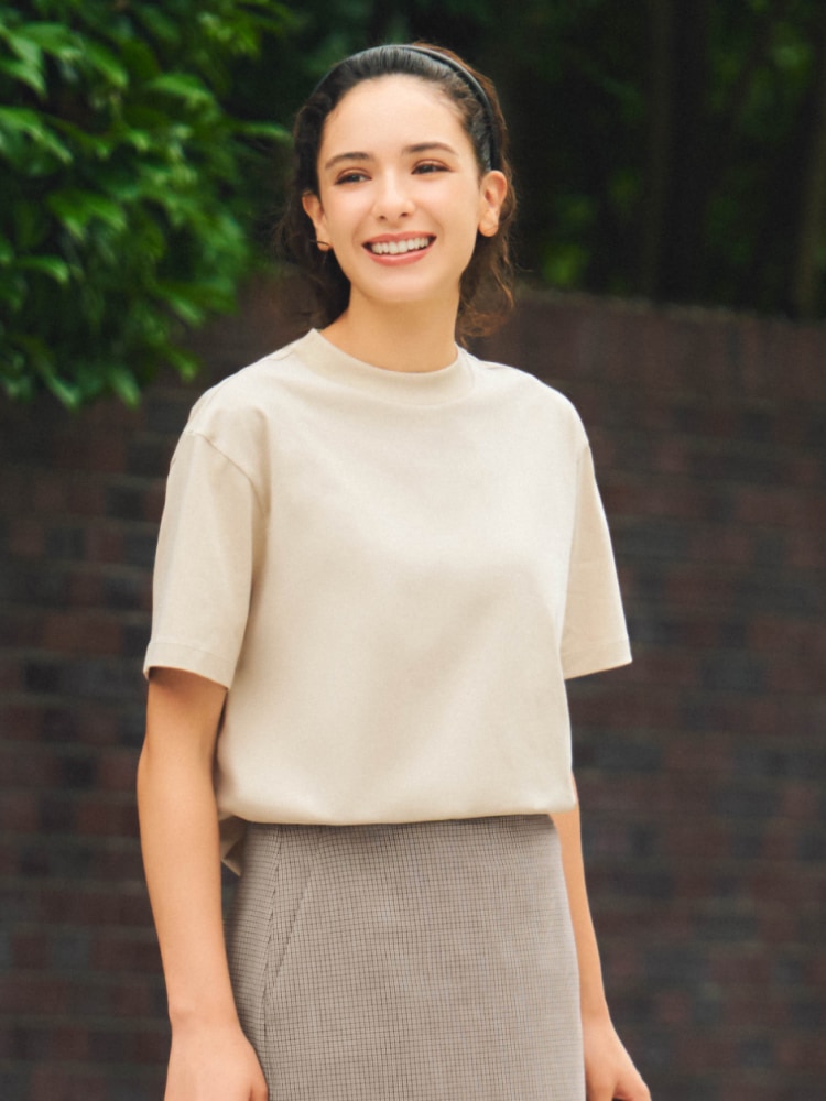 【美品】UNIQLO/レディース/半袖/Tシャツ/カーキ/無地/シンプル UNIQLO（ユニクロ）の「WOMEN ロングVネックT（半袖）（Tシャツ