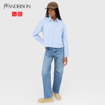 model wearing UNIQLO and Straight Jeans in blue