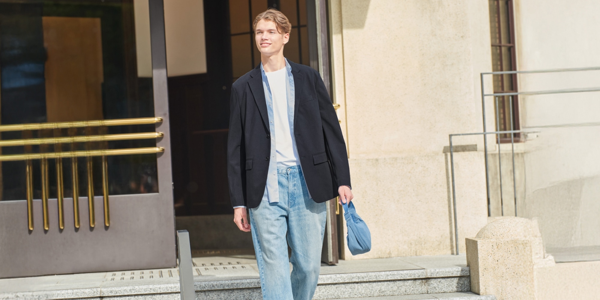 감탄 재킷 편안함에 특화된 기능성 소재로 모든 순간을 쾌적하게 유니클로 감탄재킷 대표 이미지