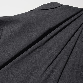 縦にも横にも伸びて動きやすい。