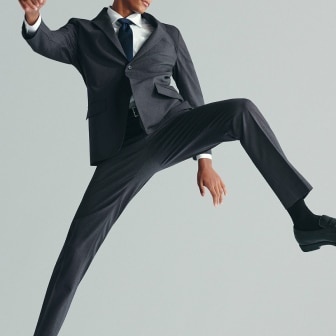 東レとユニクロが共同開発した軽量、伸縮、速乾性素材で、驚きの着心地。