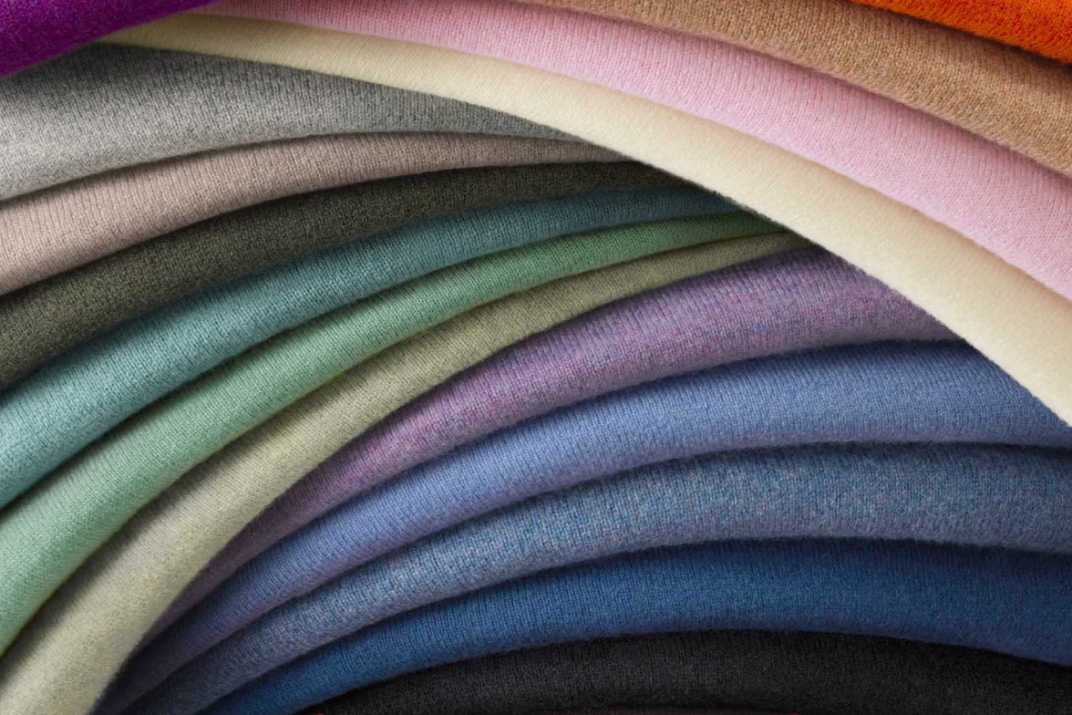 Uniqlo cashmere crew neck jumpers in multiple colours