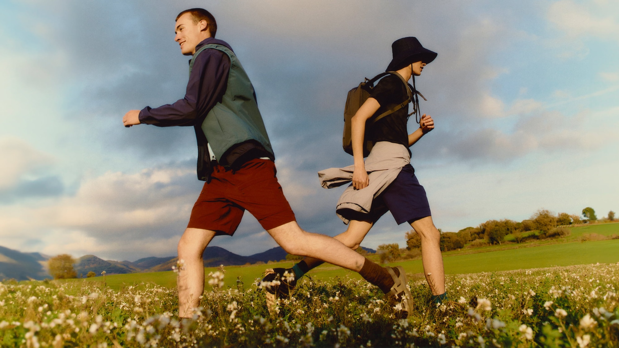two models wearing UNIQLO shorts