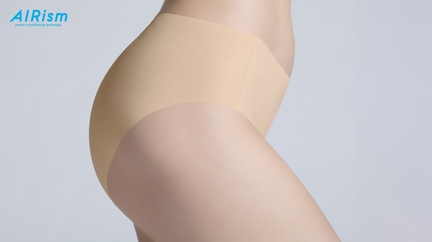 close-up of model wearing AIRism Seamless Shorts