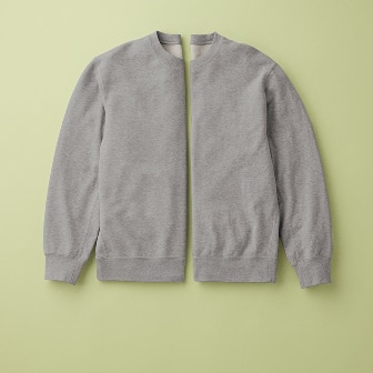 We increased the knitting machine gauge to deliver a smoother surface feel. 