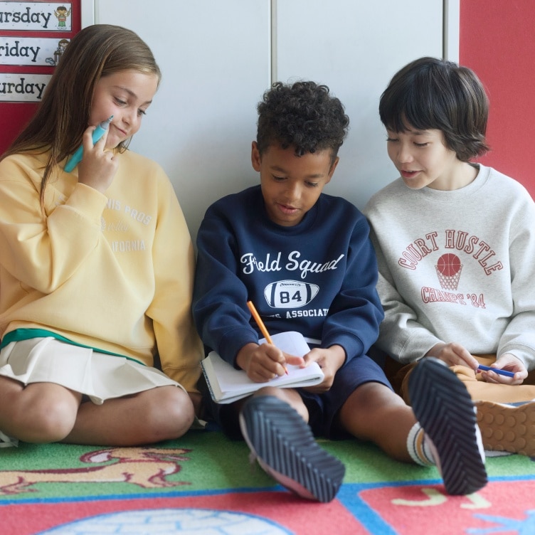 動きやすく、着心地のいい定番スウェット。