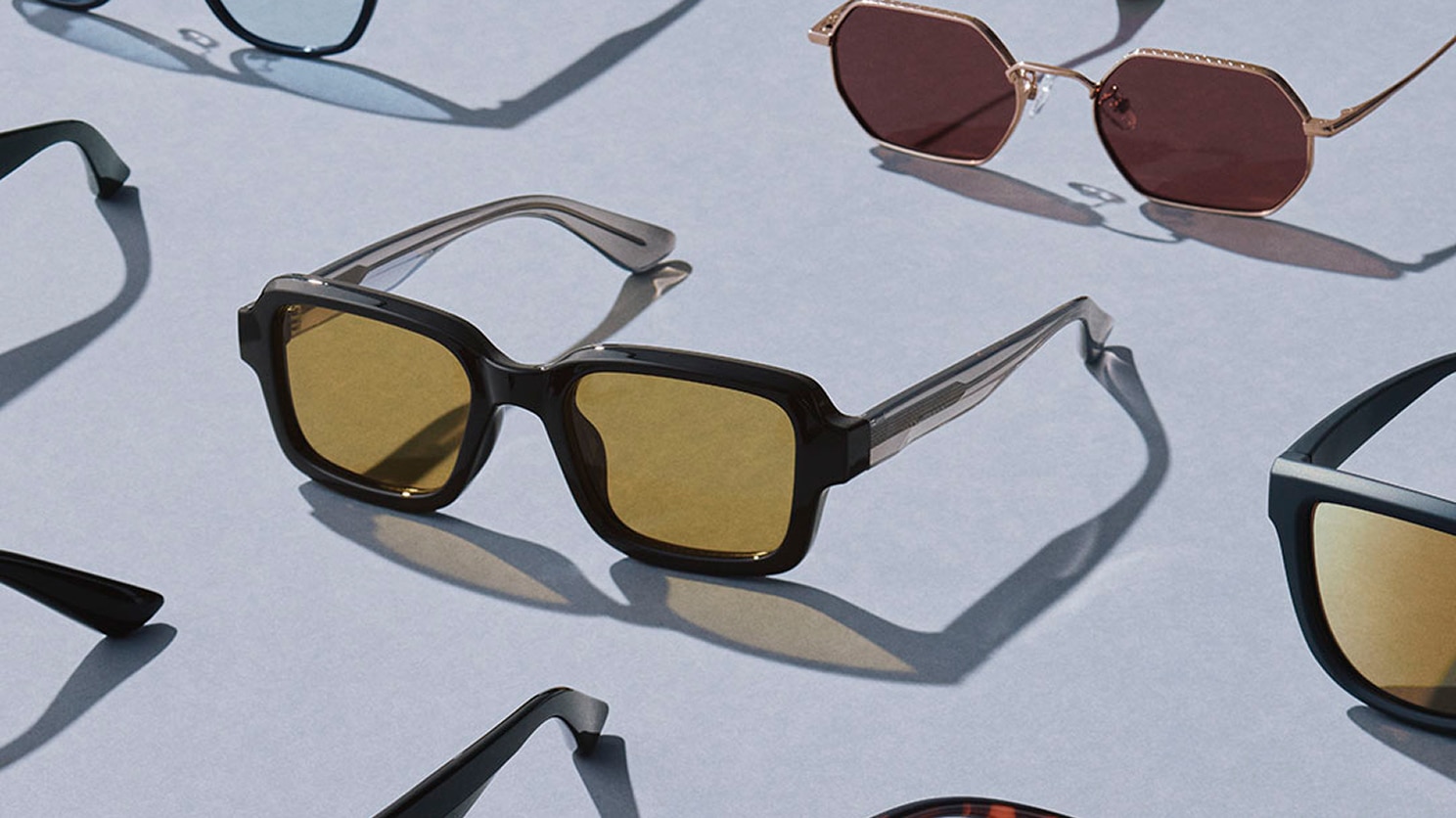 紫外線カットとブルーライトカットを搭載。