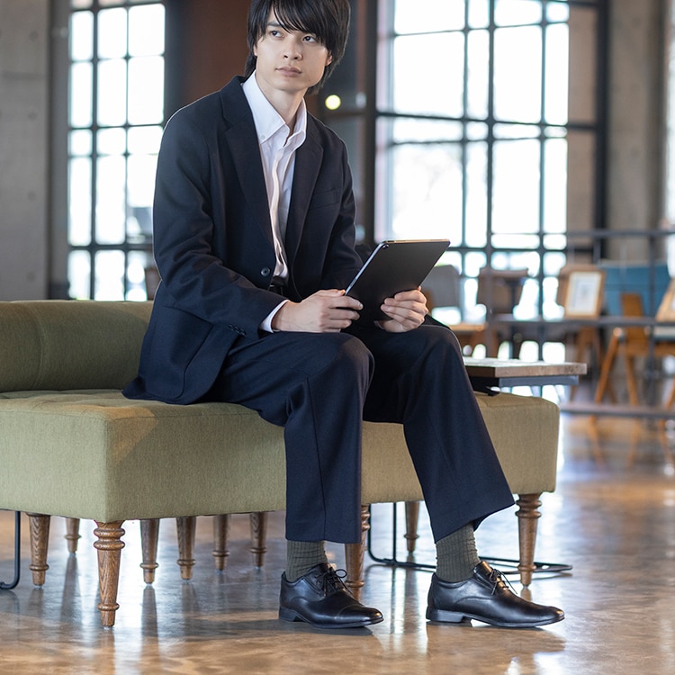 素材にウールを混紡し、暖かさをアップ